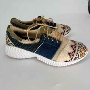 Women’s Blue & White Artisan Sneakers w/ Embroidery